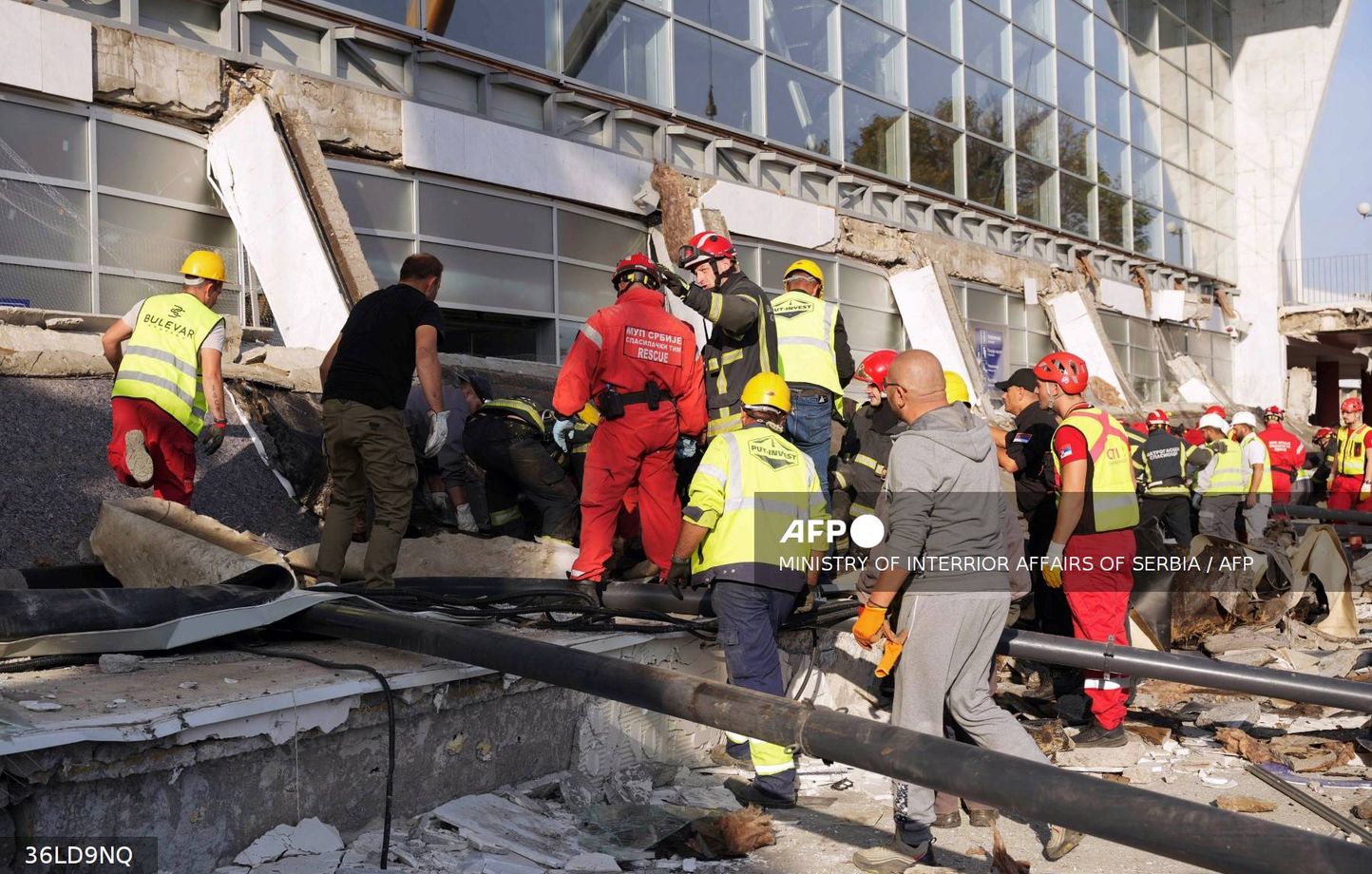 Journée de deuil national après l’effondrement du toit de la gare qui fait au moins 12 morts